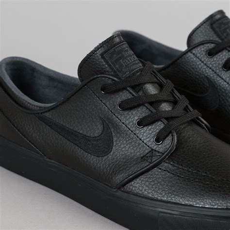 Mens Black Stefan Janoski 